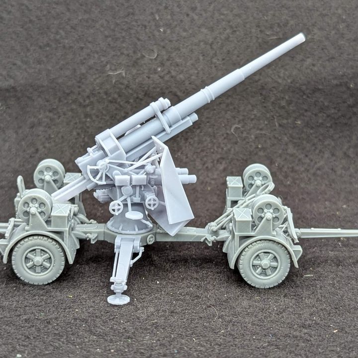 3D Printable Anti Aircraft Gun 88mm Flak 18 2 Crewmen On Wheels